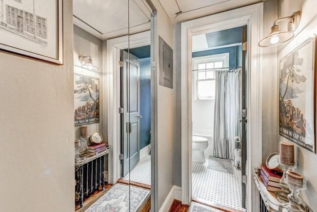 Building Photo - 28 Collier Rd NW