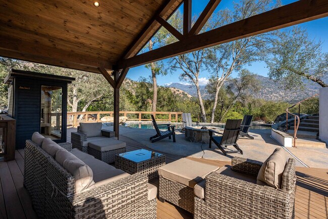 Building Photo - 43620 Washburn Dr