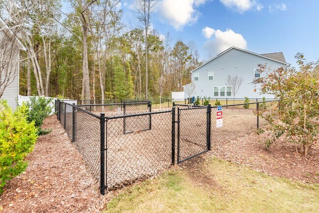 Building Photo - 4401 Bethel Park Dr