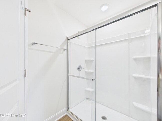 Building Photo - 458 Channel Drop Dr