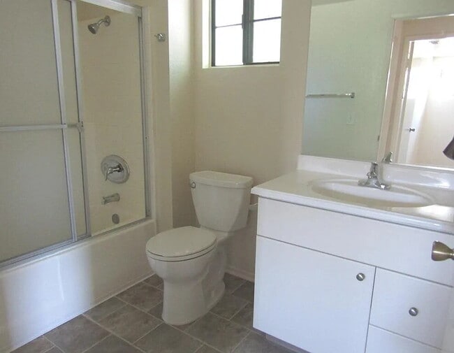 Building Photo - "Charming 1-Bedroom Retreat with Spacious 900 Sq Ft Living in Glendora!"