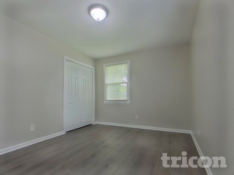 Building Photo - 2308 S Partridge Cir