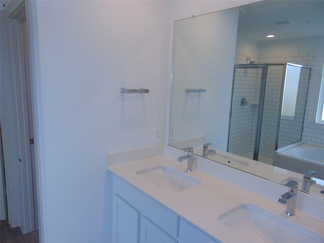 Building Photo - 6918 Morales Way