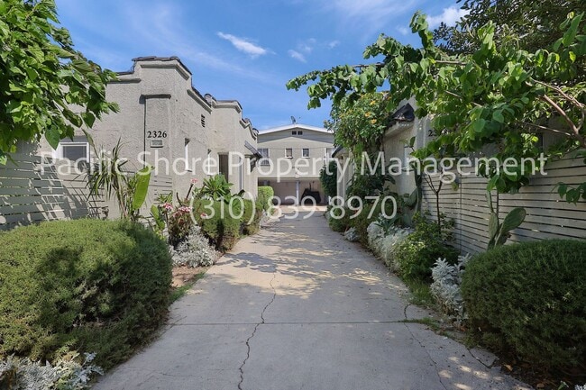 Building Photo - Carmona Apartments