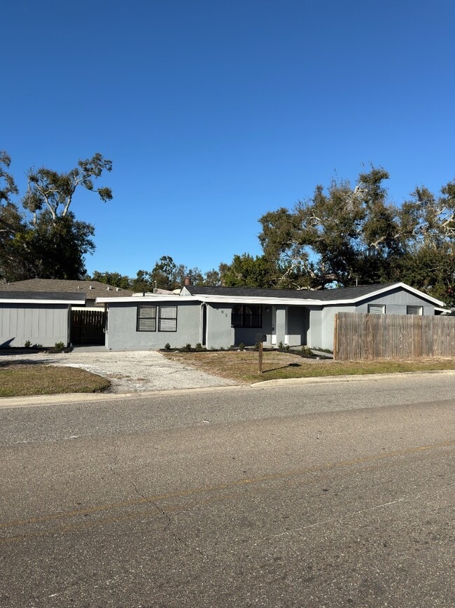 Building Photo - 3402 9th Ave W