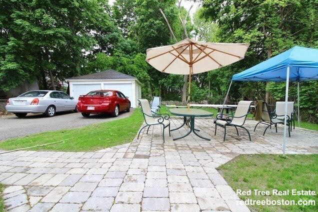 Building Photo - 24 Burton St