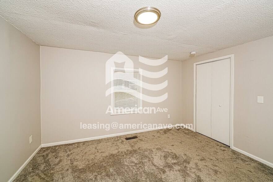 Building Photo - 800 Chester Ave