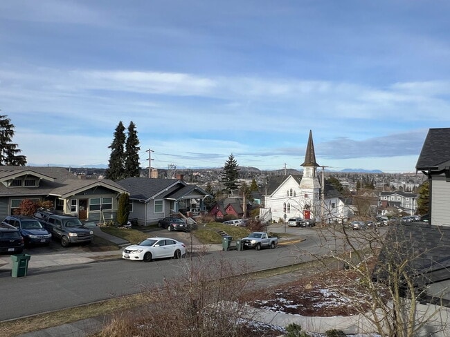 Building Photo - 1020 High St