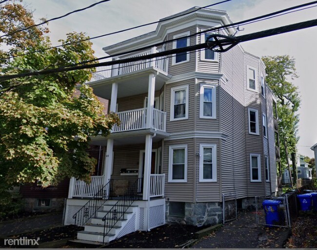 Primary Photo - 3 br, 1 bath Triplex - 44 Easton St Apt 1