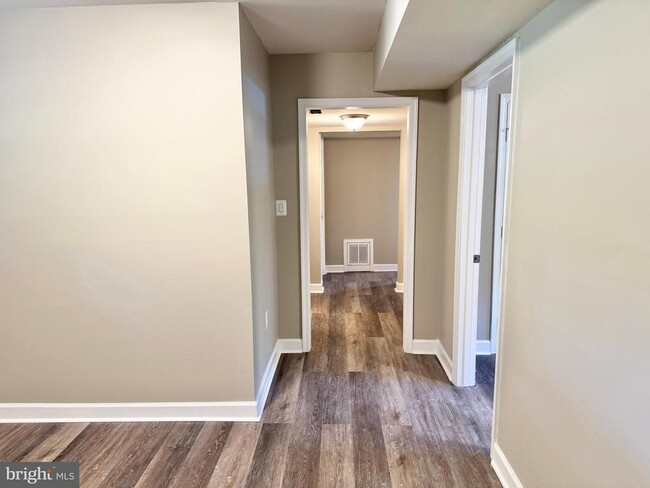 Building Photo - 2 Kelly Ct