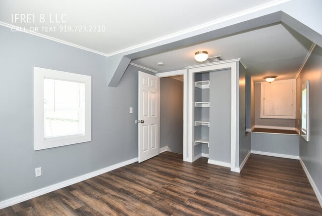 Building Photo - 1557 N Irvington Ave