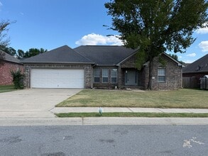 Building Photo - 2313 Richland Park Dr