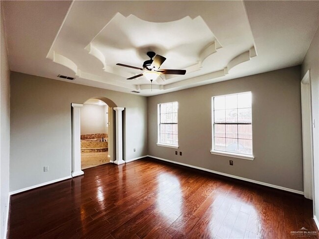 Building Photo - 18 La Vista St