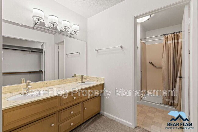 Building Photo - 7919 Ridgemont Dr