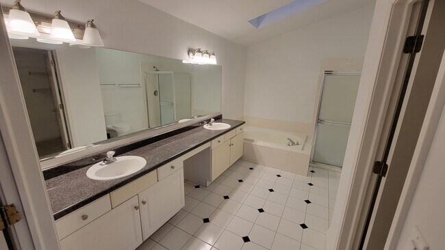 Building Photo - 311 Sheffield Ct