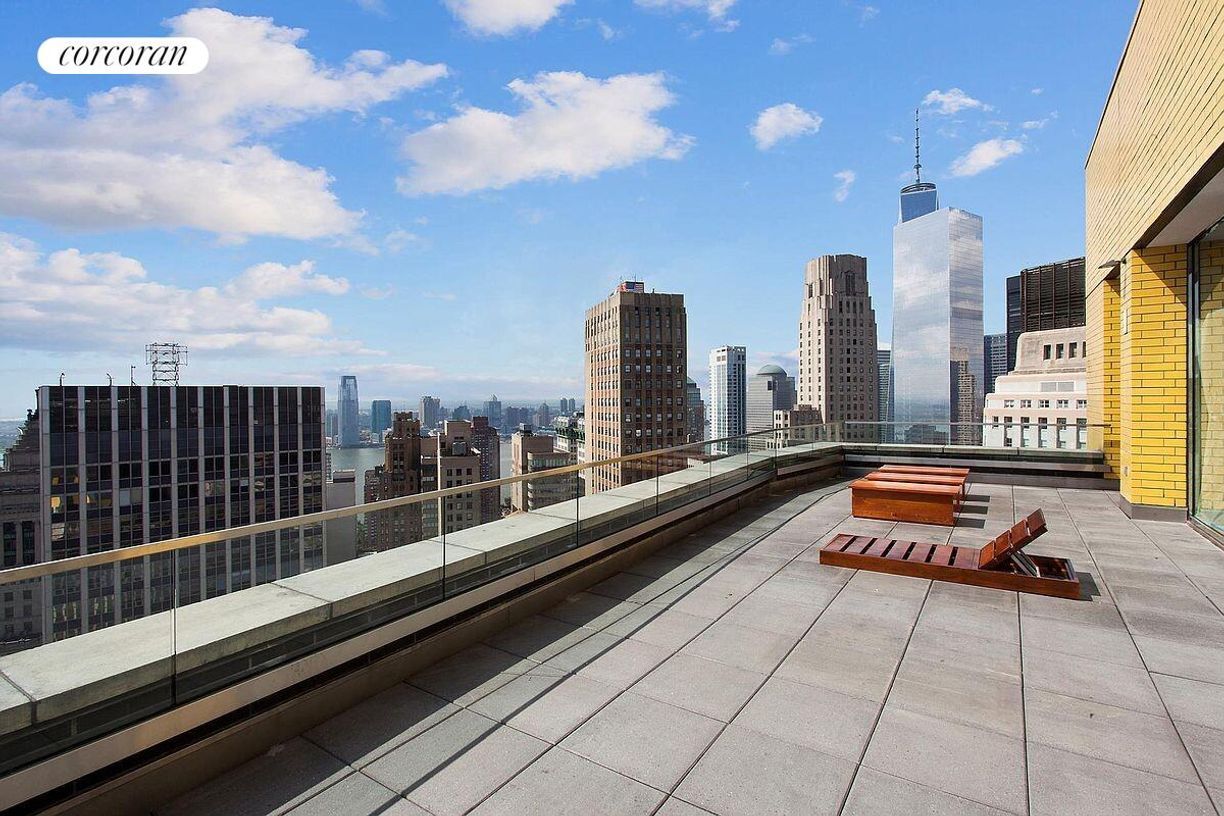 Building Photo - 15 S William St