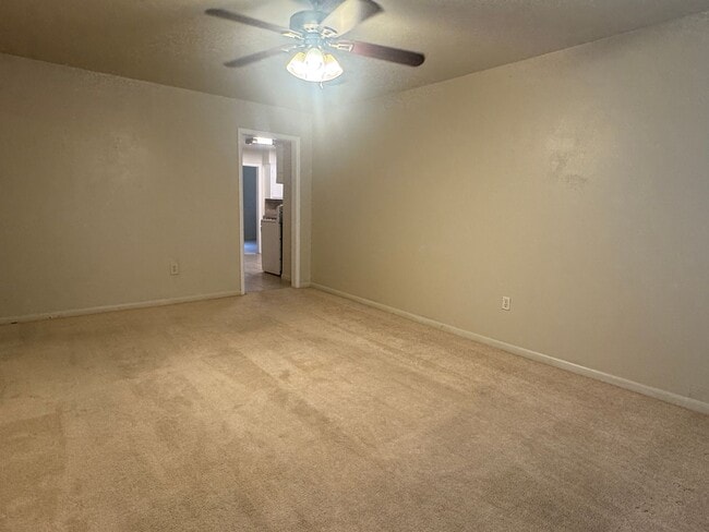 Building Photo - 4312 NW Santa Fe Ave