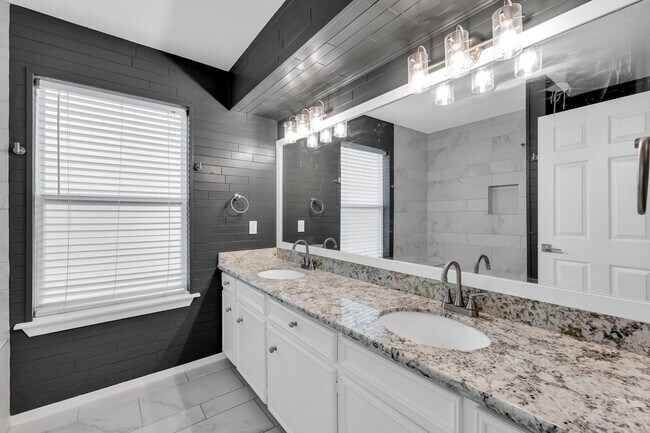 Building Photo - 1829 Bering Dr