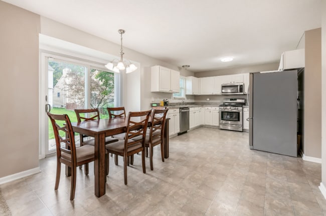 Building Photo - 8607 Clover Glade Dr