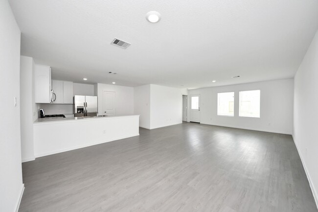 Building Photo - 105 Nicholas Rd