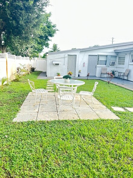 Building Photo - 7121 Taft St