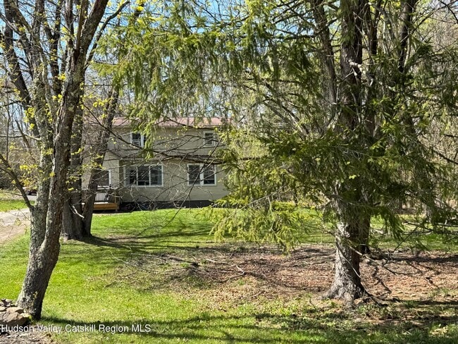 Building Photo - 51 Dubois Rd