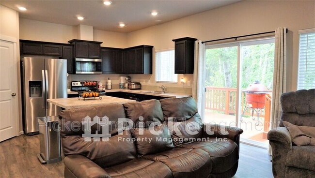 Building Photo - 6477 Hornet Cir NE