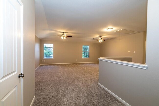 Building Photo - 8315 Sycamore Ln