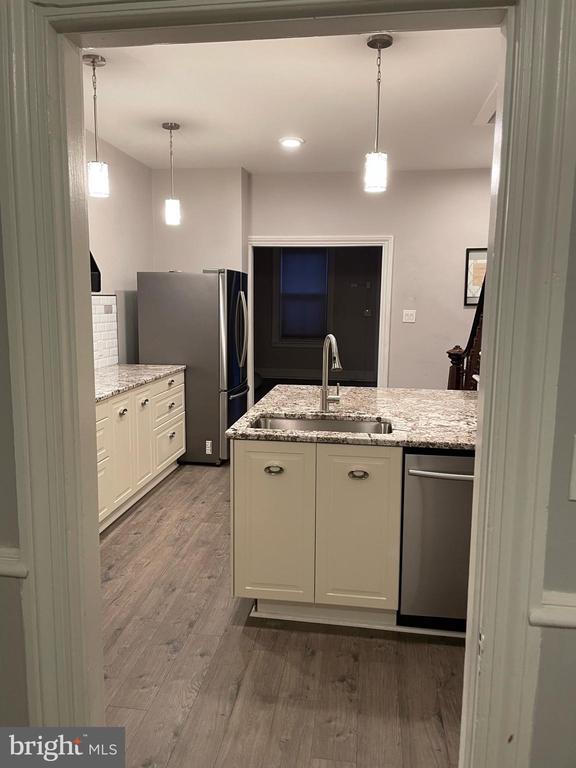 Building Photo - 909 N 2nd St