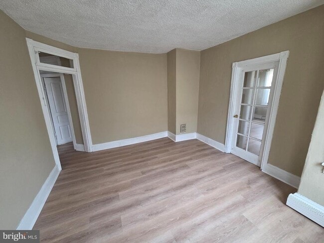 Building Photo - 317 E Broad St