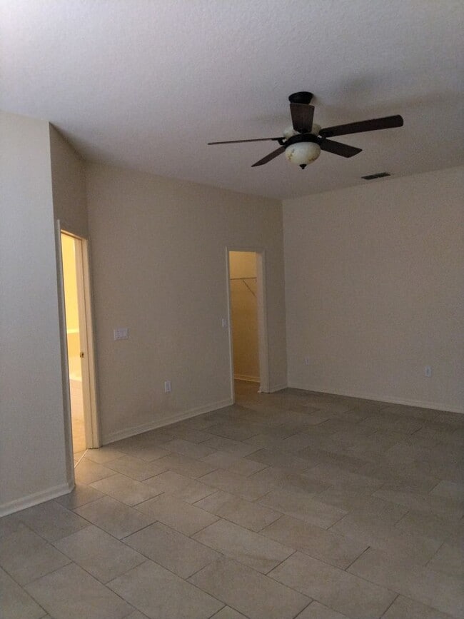 Building Photo - 554 Reddicks Cir