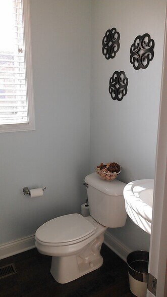 Half Bathroom - 524 Allard Pl