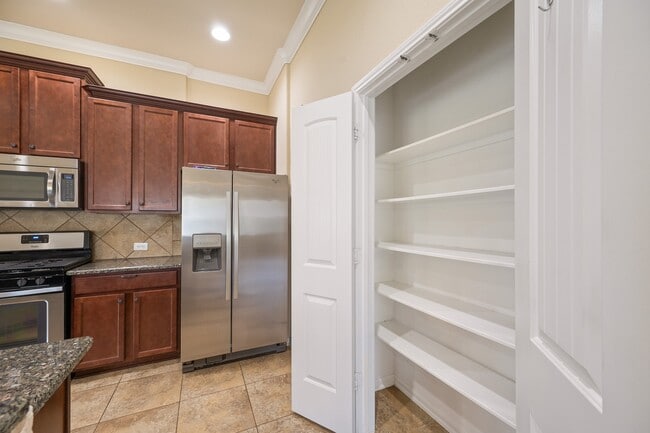 Building Photo - 207 Lockridge Hill Ln