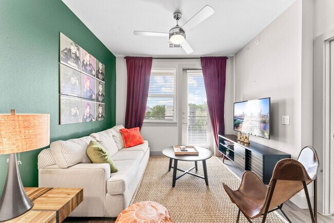 Building Photo - 6107 E Riverside Dr