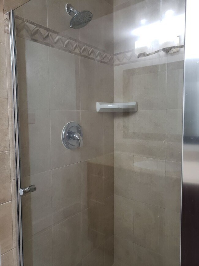 Building Photo - 7594 Courtyard Run W