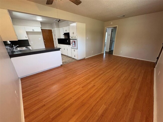 Building Photo - 15304 Tacon Ln