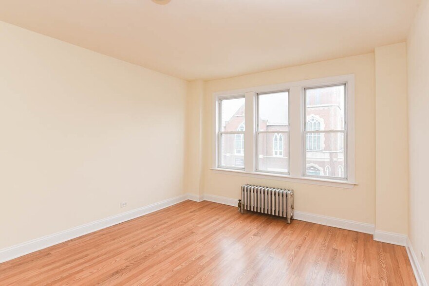 Building Photo - 2600 N Kimball Ave