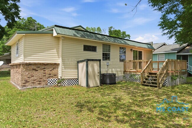 Building Photo - 4319 Lewis St