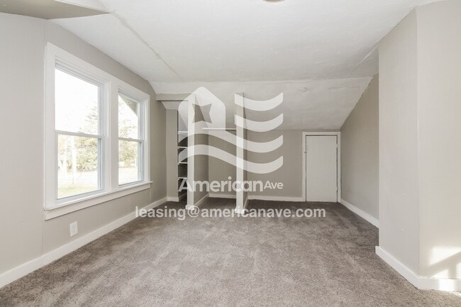 Building Photo - 4715 NE 45th Terrace