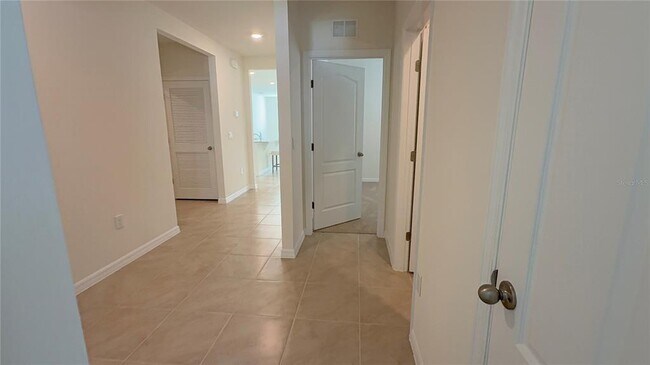 Building Photo - 504 Taylor Grvs St