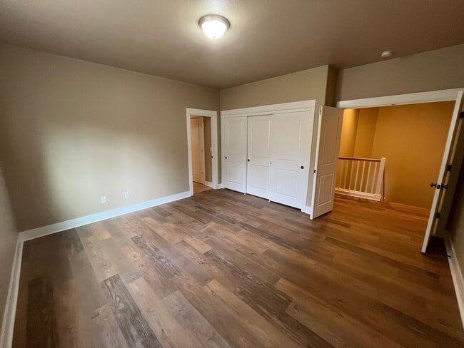 Building Photo - Beautiful 3-bdr with double car garage in desirable Timber Creek Community!