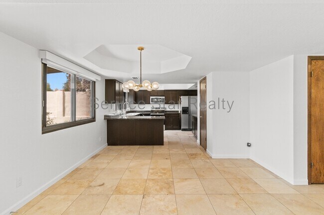 Building Photo - 439 E Barbara Dr