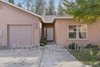 Building Photo - 620 Pearl Pl