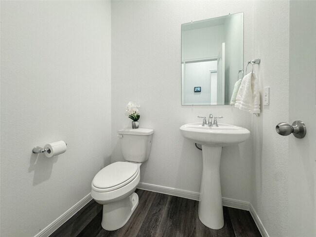 Building Photo - 519 Newcomb Holw Dr