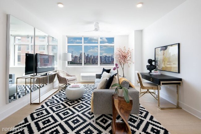 Building Photo - 890 River Rd