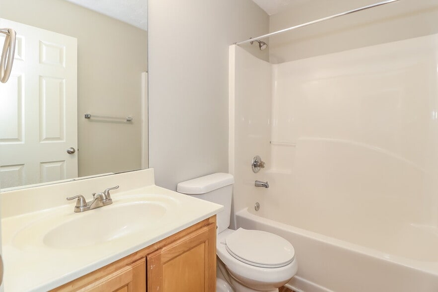 Building Photo - 348 Springbottom Ct SE