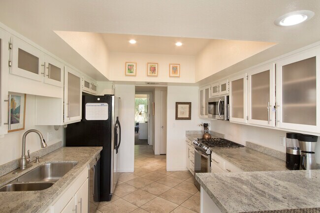 Building Photo - 501 Desert Lakes Cir