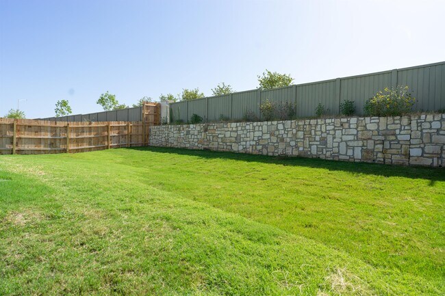 Building Photo - 7509 Ivy Trellis Trl