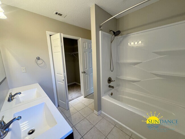 Building Photo - 130 Wright Cir