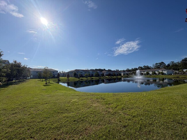 Building Photo - 3/2.5 Townhome in Bridgewater Community